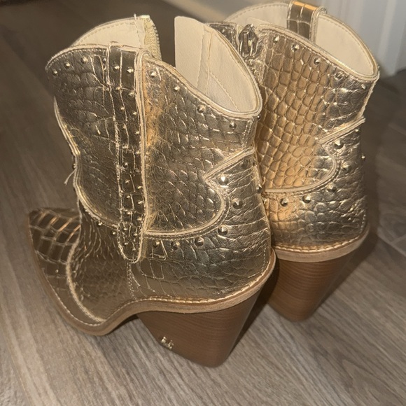 Gold croc ankle boots. New without Tags - Picture 4 of 5